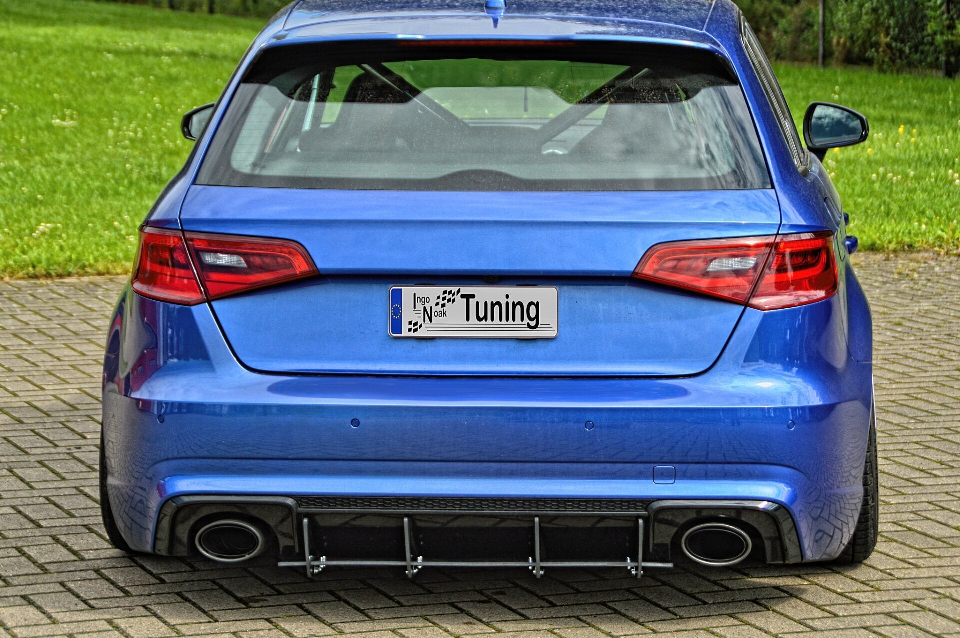 Heckansatz Heckeinsatz Diffusor Heckeinsatz für Audi RS3 8V Sportback - Ingo Noak Tuning