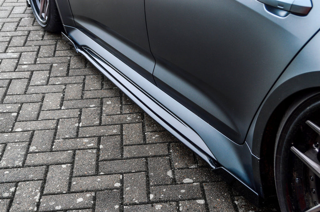 Seitenschweller mit Wing vorne und hinten für Audi RS7 C8 Bj .ab.2019-