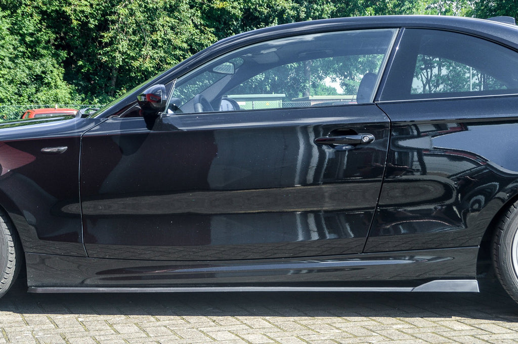 Cup3 Seitenschweller mit Wing passend für BMW 1er E82 E88 mit M-Paket Bj. 2007-2013 - Ingo Noak Tuning