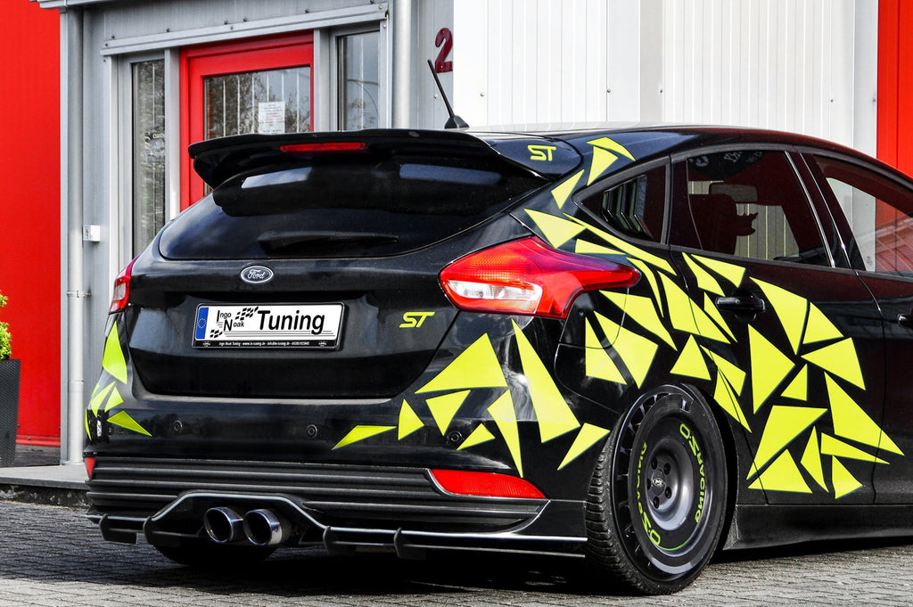 Gefräster Heckansatz V2 für Ford Focus ST DYB ab 2014-2018, schwarzes Tuning-Teil von Ingo Noak Tuning, mit aerodynamischer Form