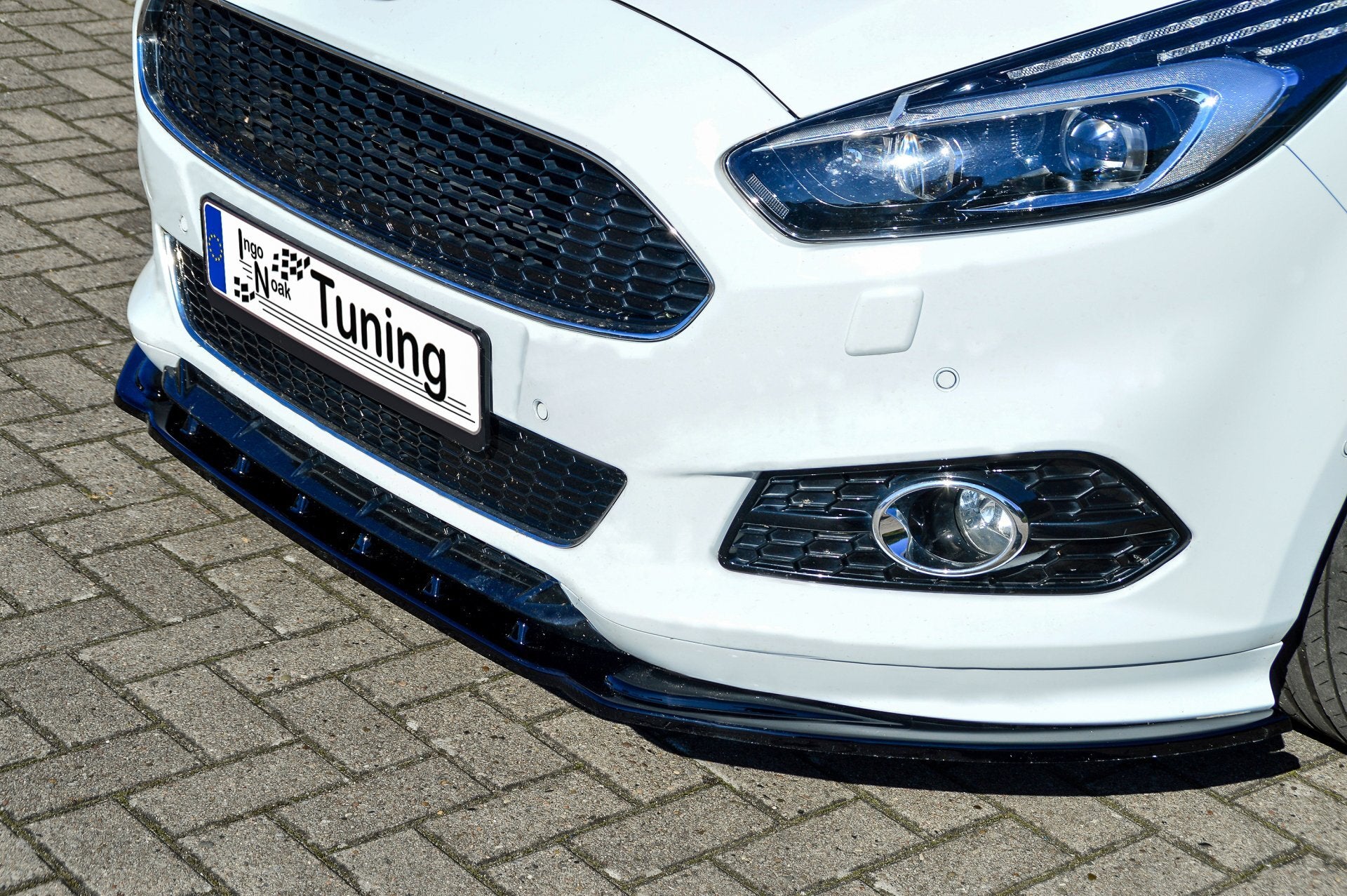 Frontspoilerlippe für Ford S-Max 2 ST-Line, Ingo Noak Tuning, passend für Baujahr 2015-2019, sichtbar auf dem Bild.