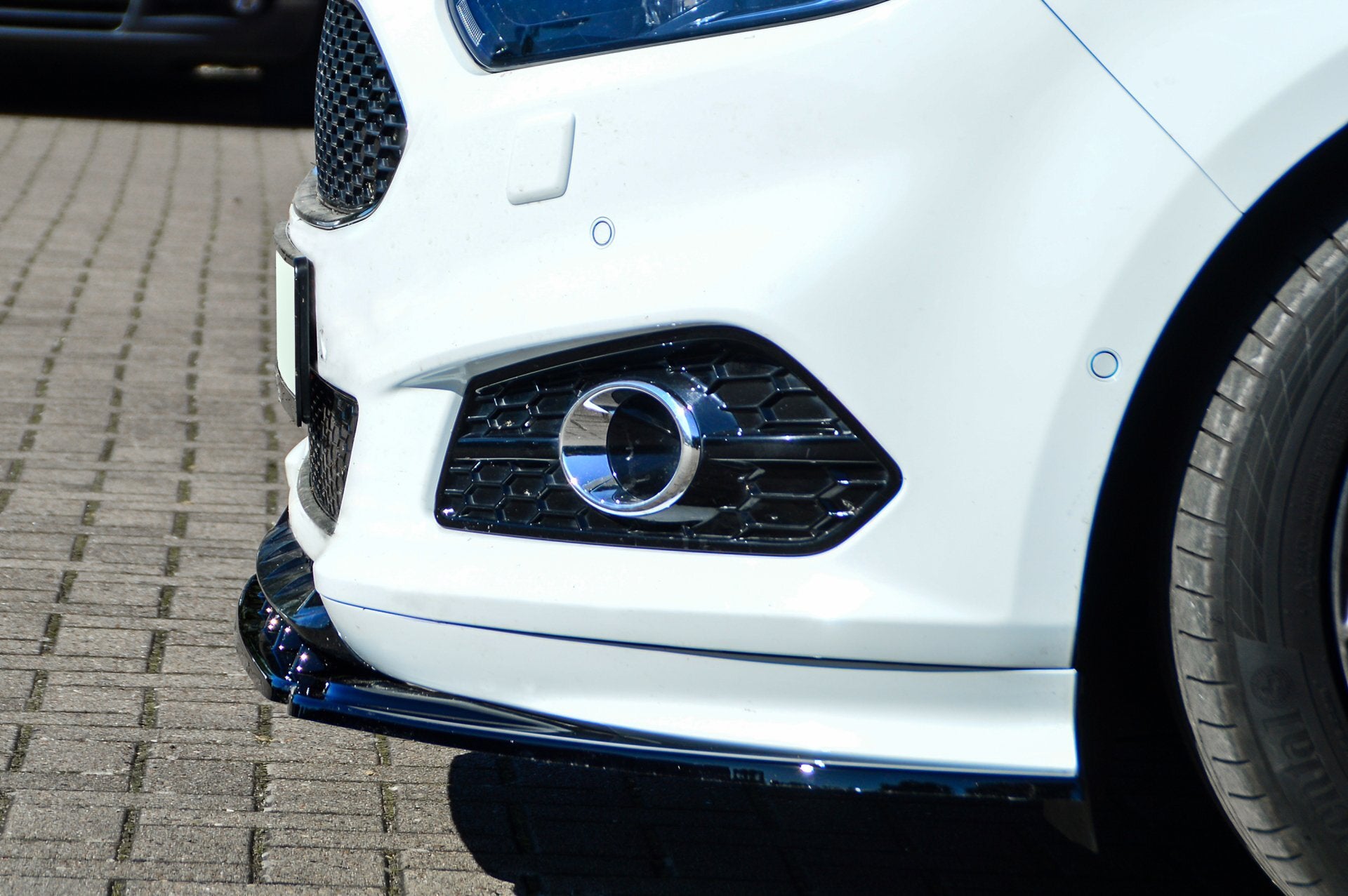 Frontspoilerlippe für Ford S-Max 2 ST-Line, Ingo Noak Tuning, passend für Modelljahre 2015-2019, sichtbare Spoilerlippe am Fahrzeug.