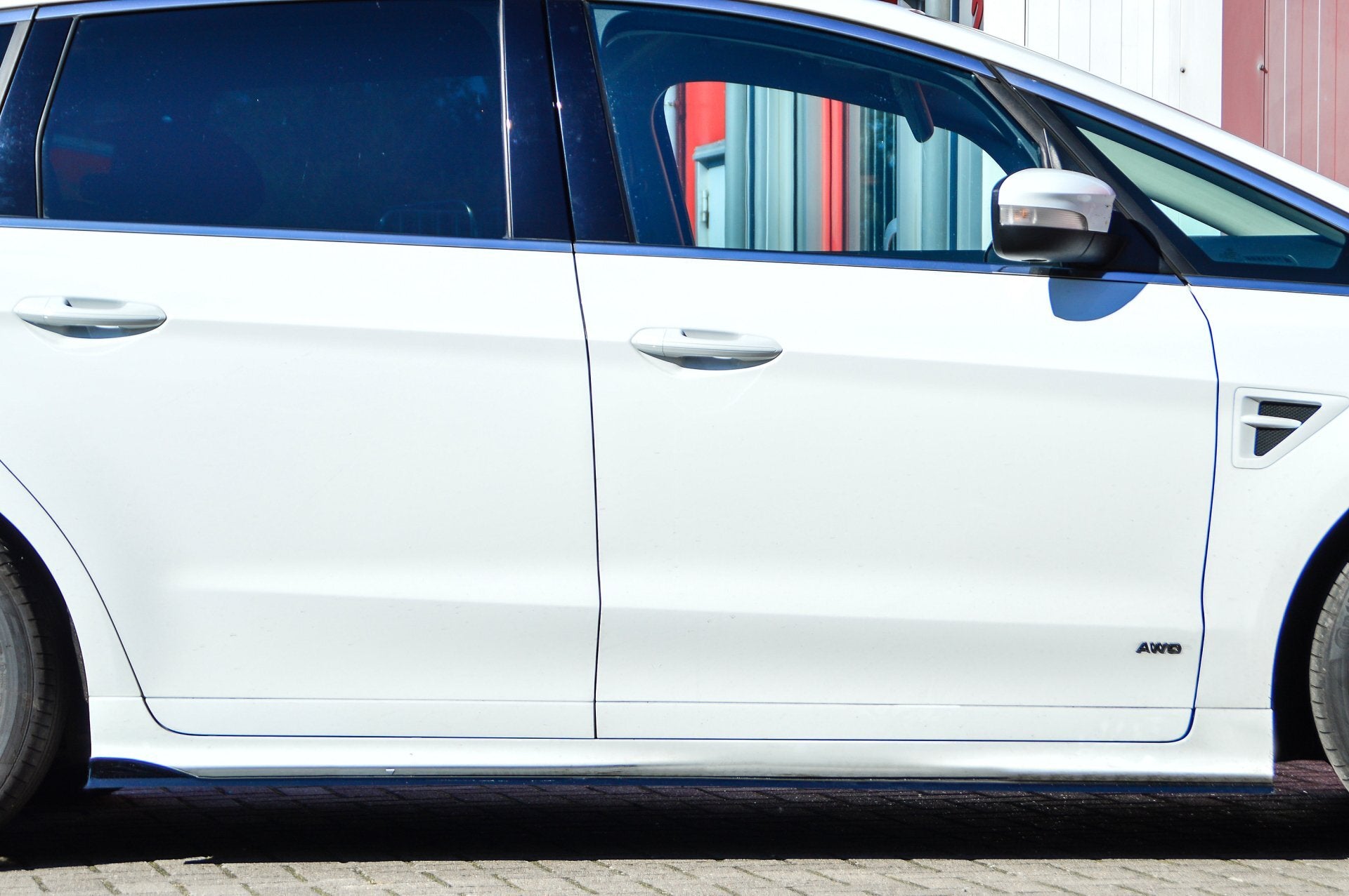 Seitenschweller für Ford S-Max 2 ST-Line ab 2015-2019, Ingo Noak Tuning, elegantes Karosserie-Upgrade, sichtbare Details