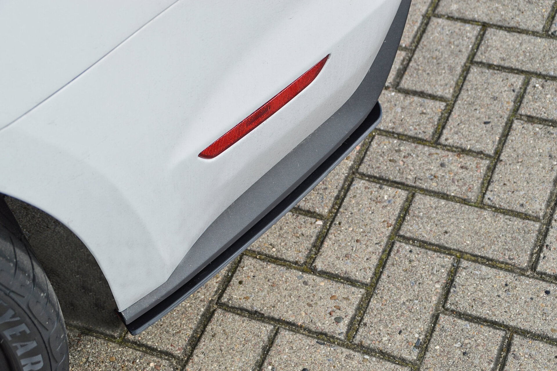 Heckeinsatz inkl. Seitenteilen für Ford Mustang GT