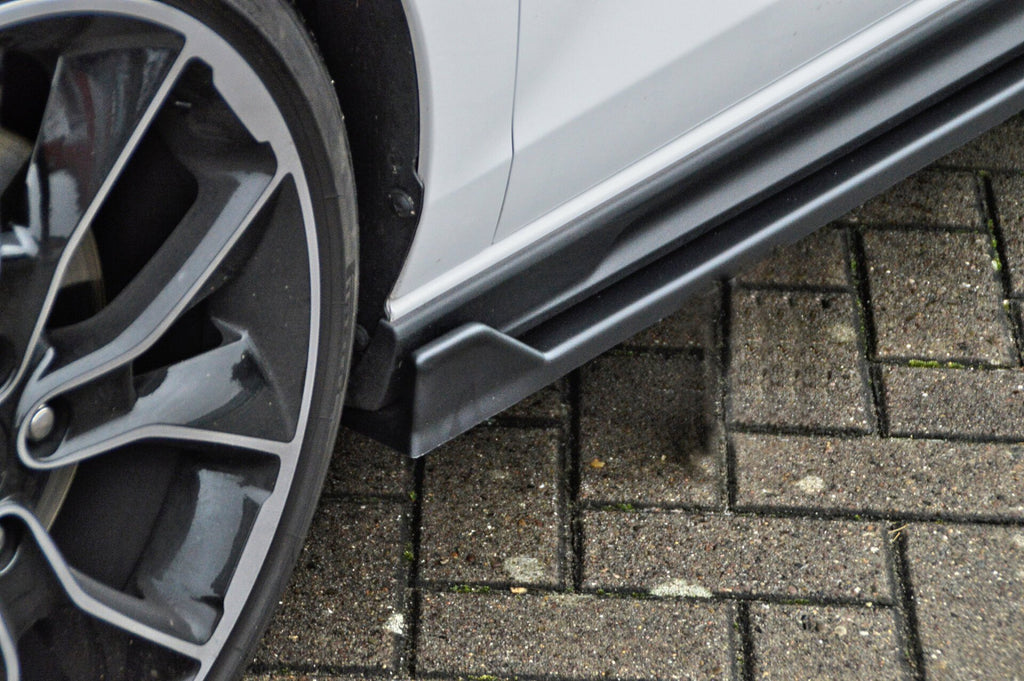 Seitenschweller für Hyundai i30N ab 2017, Ingo Noak Tuning, aus langlebigem Material, passend für sportliches Design.