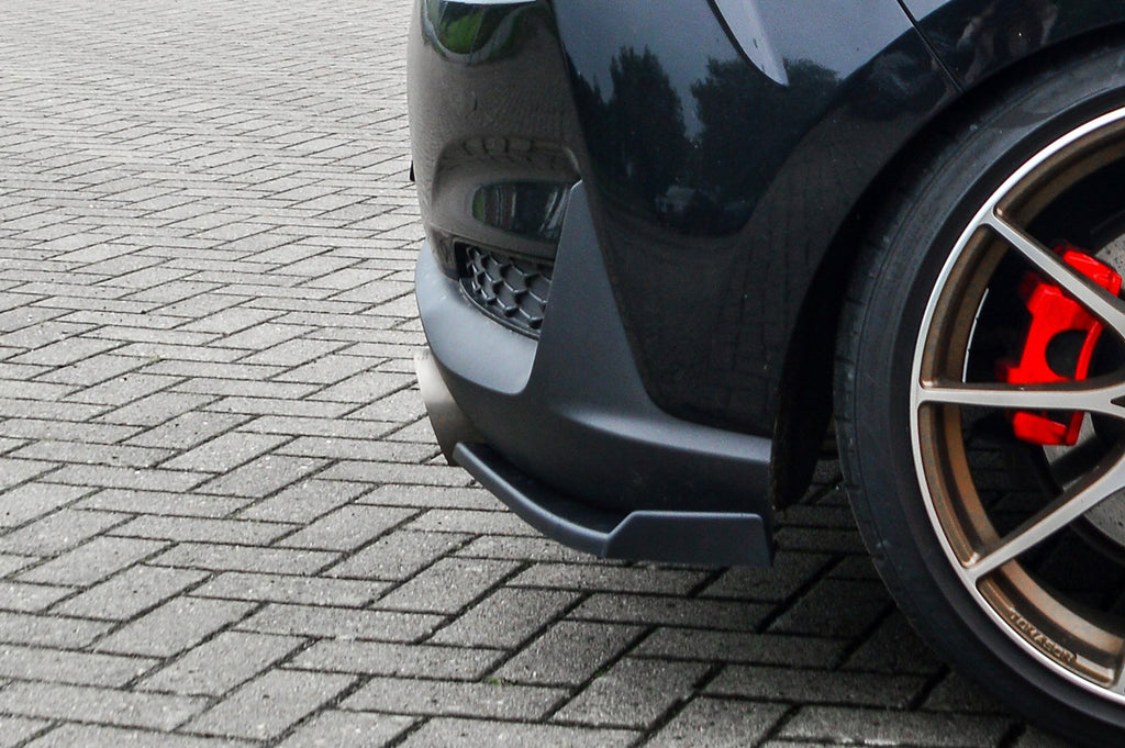 Seitenteile mit Wing für Hyundai i30N ab 2017, Heckansatz, Ingo Noak Tuning, sportliches Karosseriedesign, schwarze Lackierung