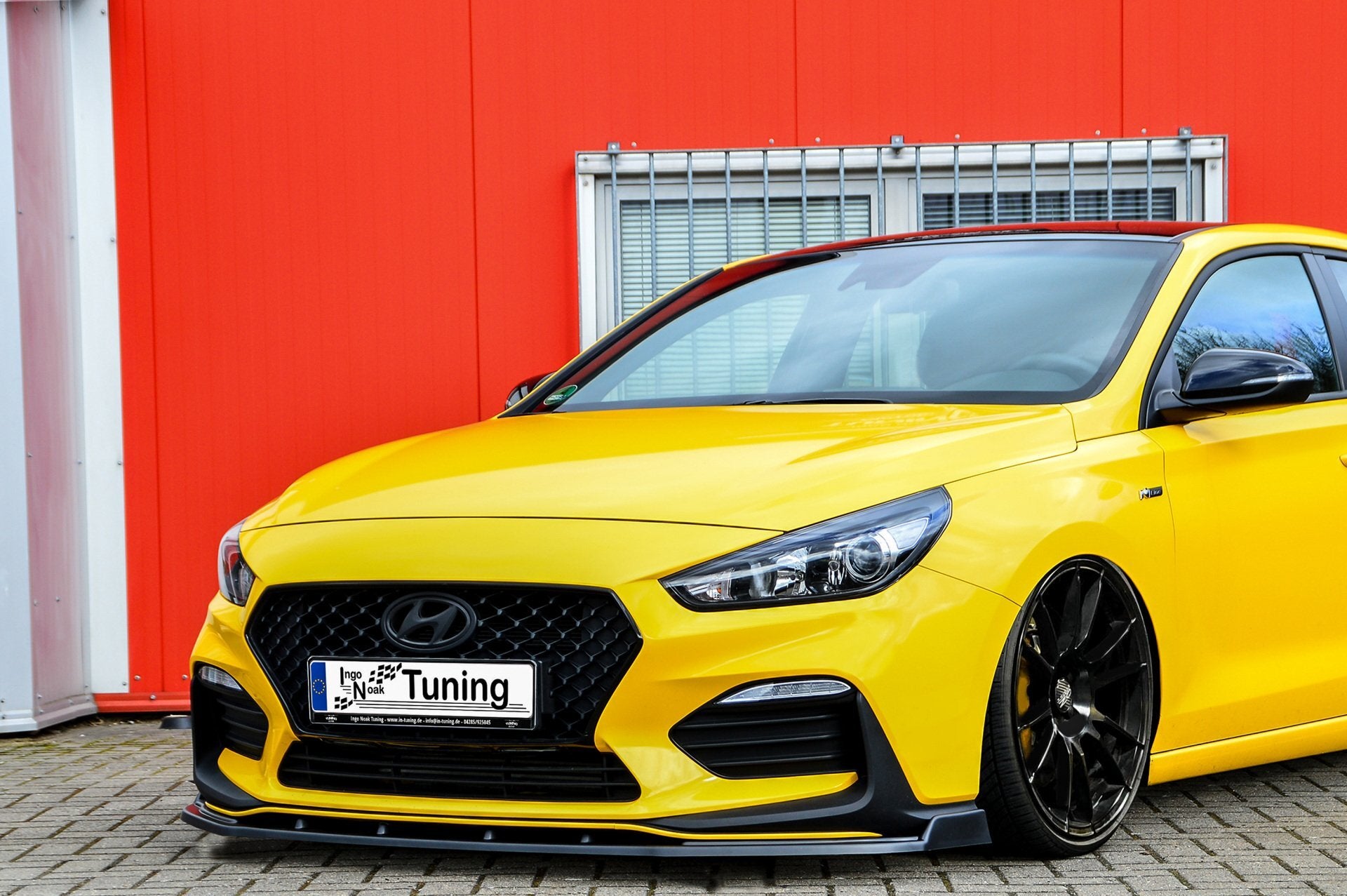 Frontspoilerlippe für Hyundai i30 N-Line Fastback ab 2017-2021, Ingo Noak Tuning, zeigt die aerodynamic Frontpartie des Autos