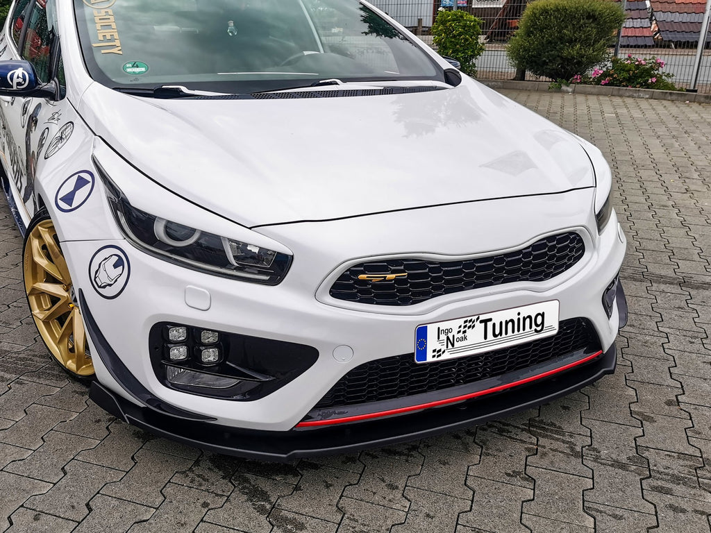 Frontspoilerlippe V2 mit Wing für Kia Ceed GT Pro und Ceed GT ab 2013-2018, in schwarzer Tuning-Optik.