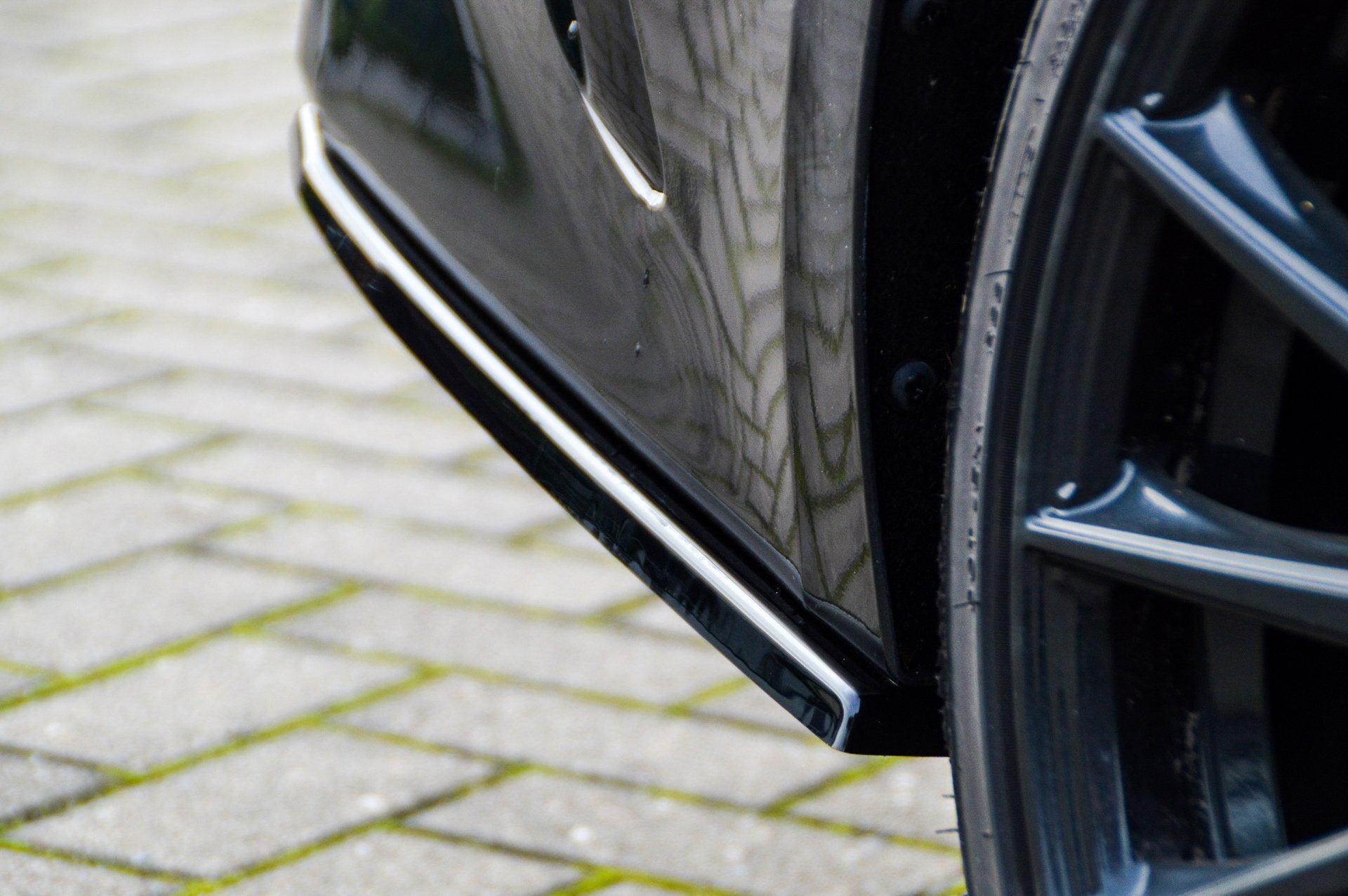 Heckdiffusor Seitenteile für Kia ProCeed ab 2018, Ingo Noak Tuning, schwarze Kunststoffteile, sichtbar an der Fahrzeugseite