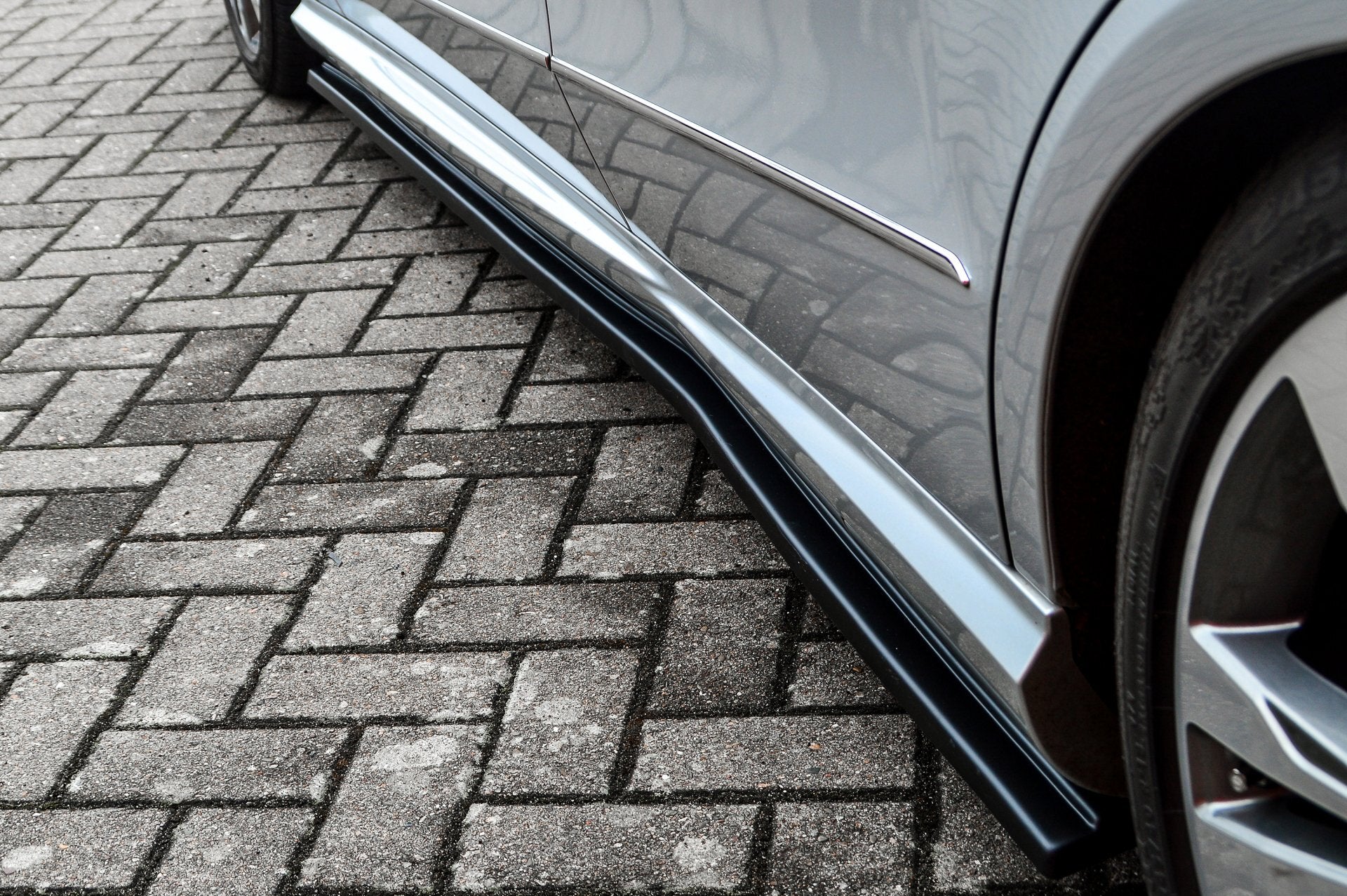 Seitenschweller im Cup Look für Mercedes E-Klasse W212