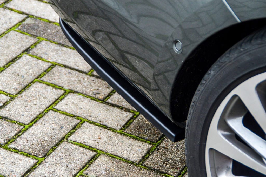 Seitenteile für Opel Astra K Sportstourer, Heckansatz von Ingo Noak Tuning, schwarze Karosserie-Teile, sportliches Design