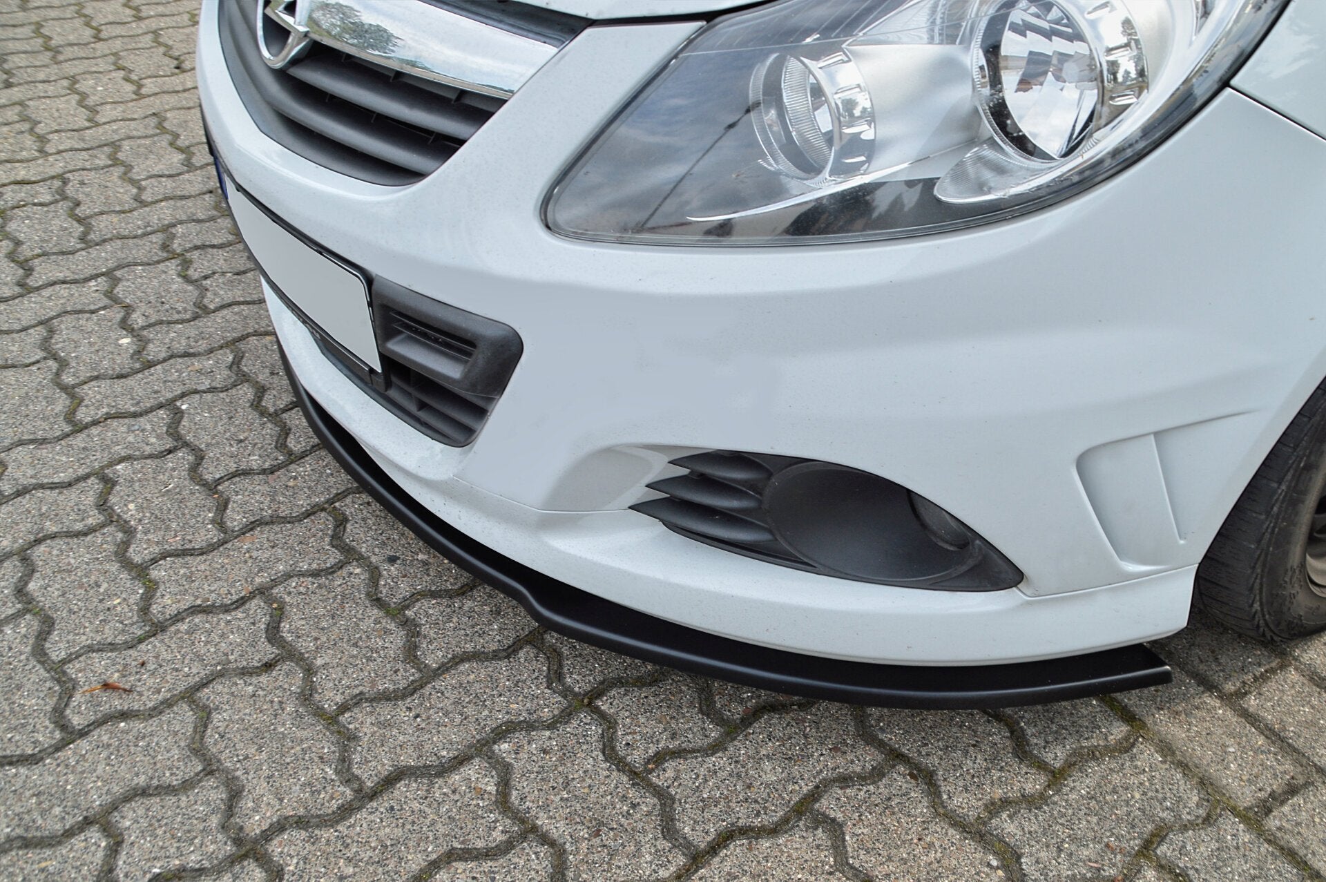 Frontspoilerlippe für Opel Corsa D OPC von Ingo Noak Tuning, sportliche Aerodynamik, schwarz lackiert, hochwertige Fahrzeugveredelung