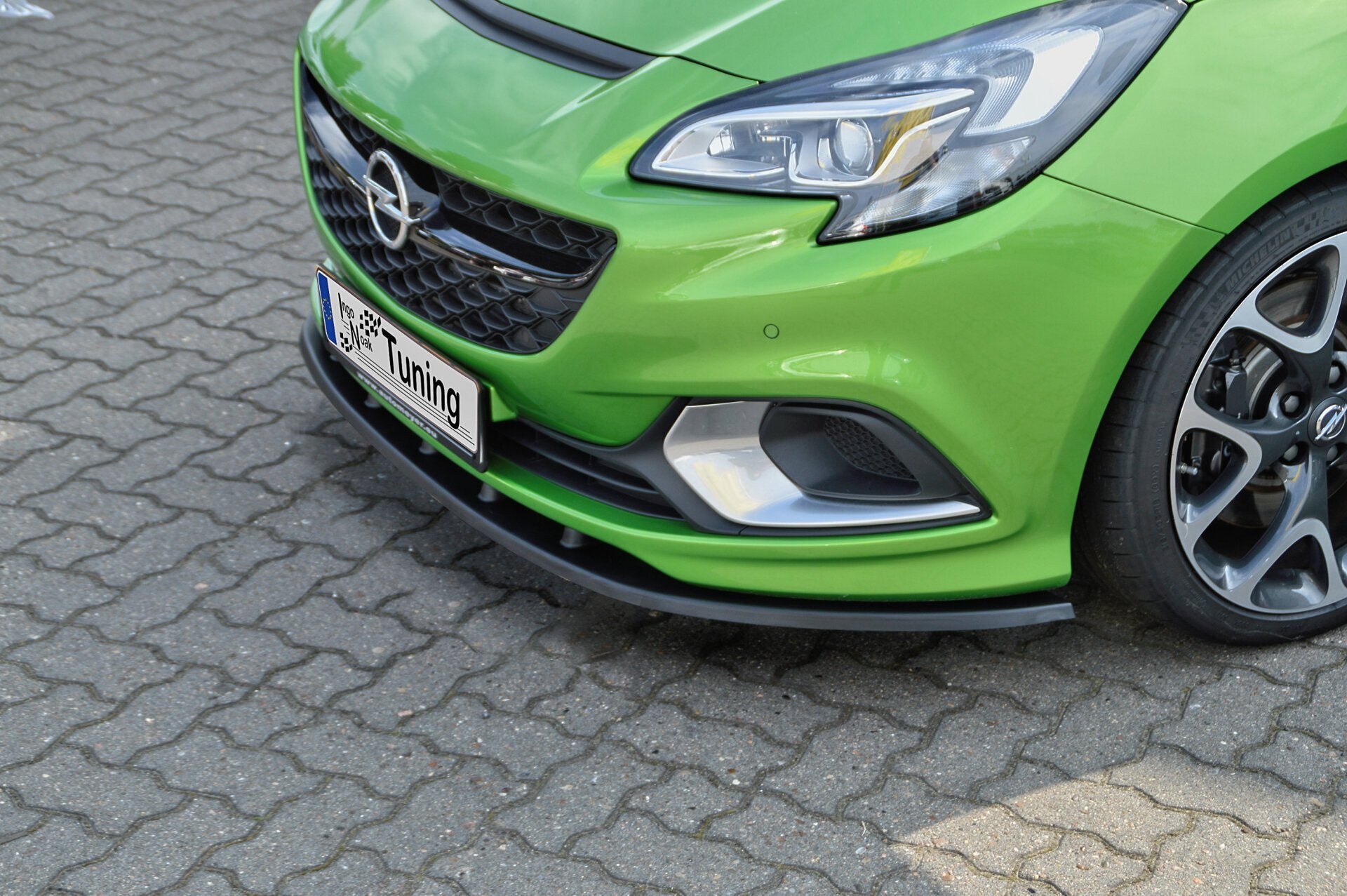Vordere Spoilerlippe für Opel Corsa E OPC, Ingo Noak Tuning, aus hochwertigem Material, zeigt die aerodynamische Design-Details