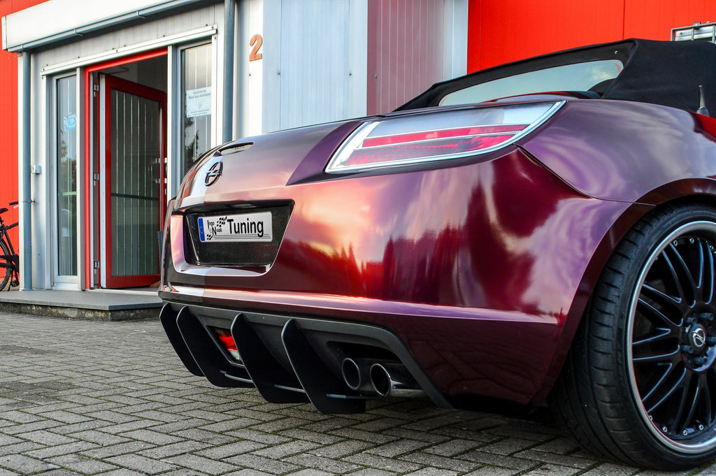 Gefräster Heckansatz für Opel GT Roadster von Ingo Noak Tuning, aus hochwertigem Material, zeigt das aerodynamische Design.