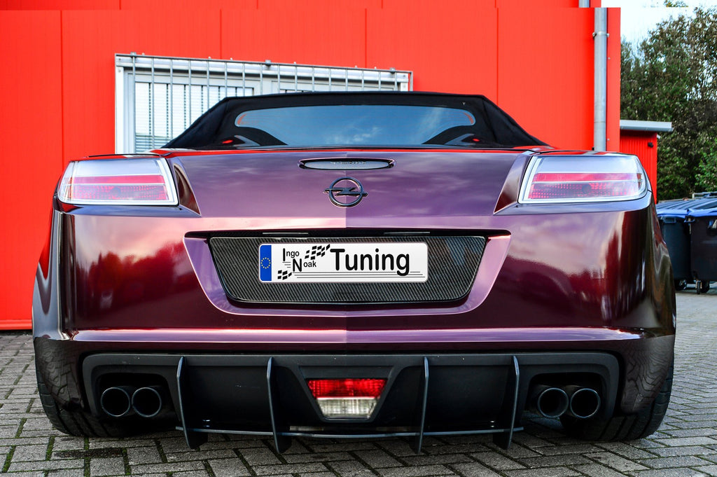 Gefräster Heckansatz für Opel GT Roadster von Ingo Noak Tuning, aus hochwertigen Materialien, zeigt die detaillierte Oberfläche.