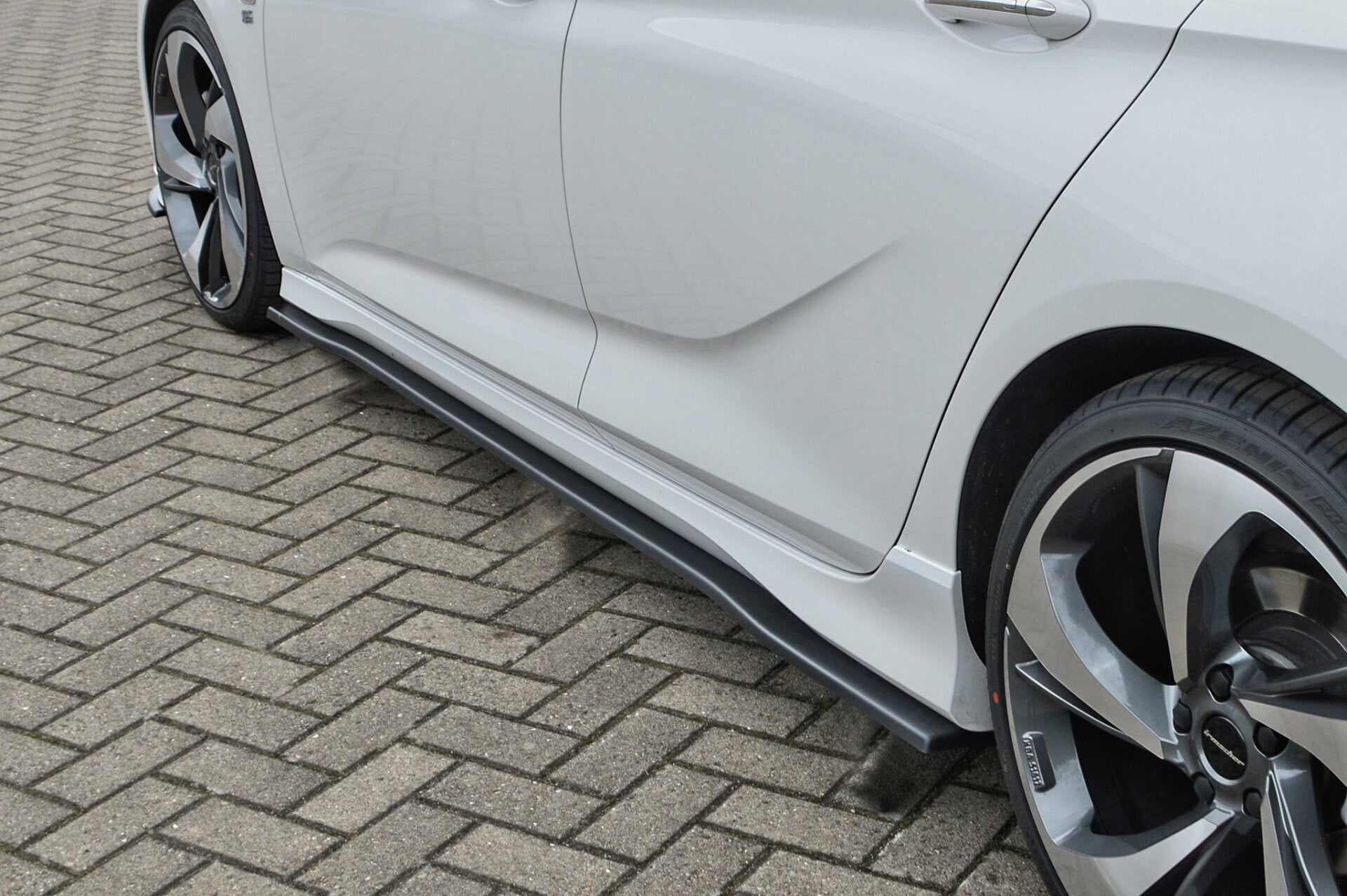 Seitenschweller für Opel Insignia B GSI ab 2017, Ingo Noak Tuning, aus robustem Material, sichtbar an beiden Fahrzeugseiten