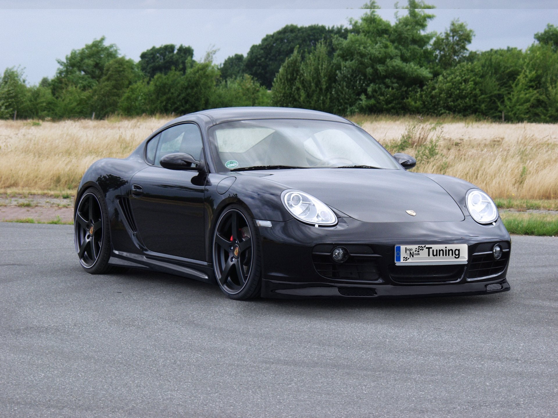Vorderer Spoiler in GT3-Optik für Porsche Cayman 987, Ingo Noak Tuning, zeigt die aerodynamische Frontpartie des Autos