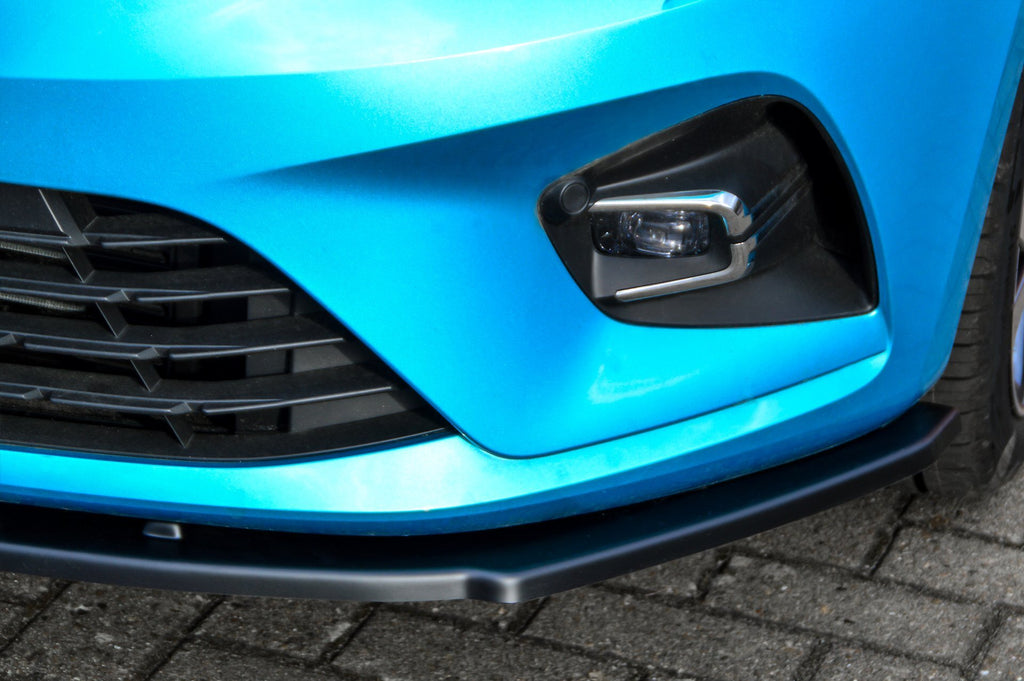 Frontspoiler Cuplippe und Spoilerschwert für Renault Clio 5, Ingo Noak Tuning, sichtbare Befestigungsteile auf dem Bild