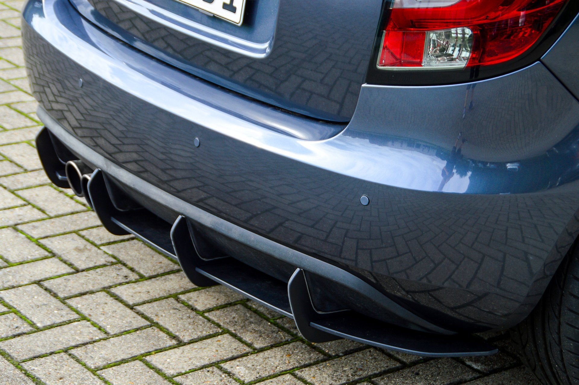 Gefräster Heckansatz mit Finnen für Skoda Fabia RS 5J