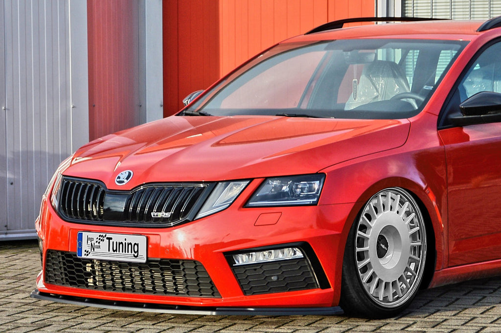 Frontspoilerlippe für Skoda Octavia RS 5E von Ingo Noak Tuning, zeigt die aerodynamische Designlinie und hochwertige Verarbeitung