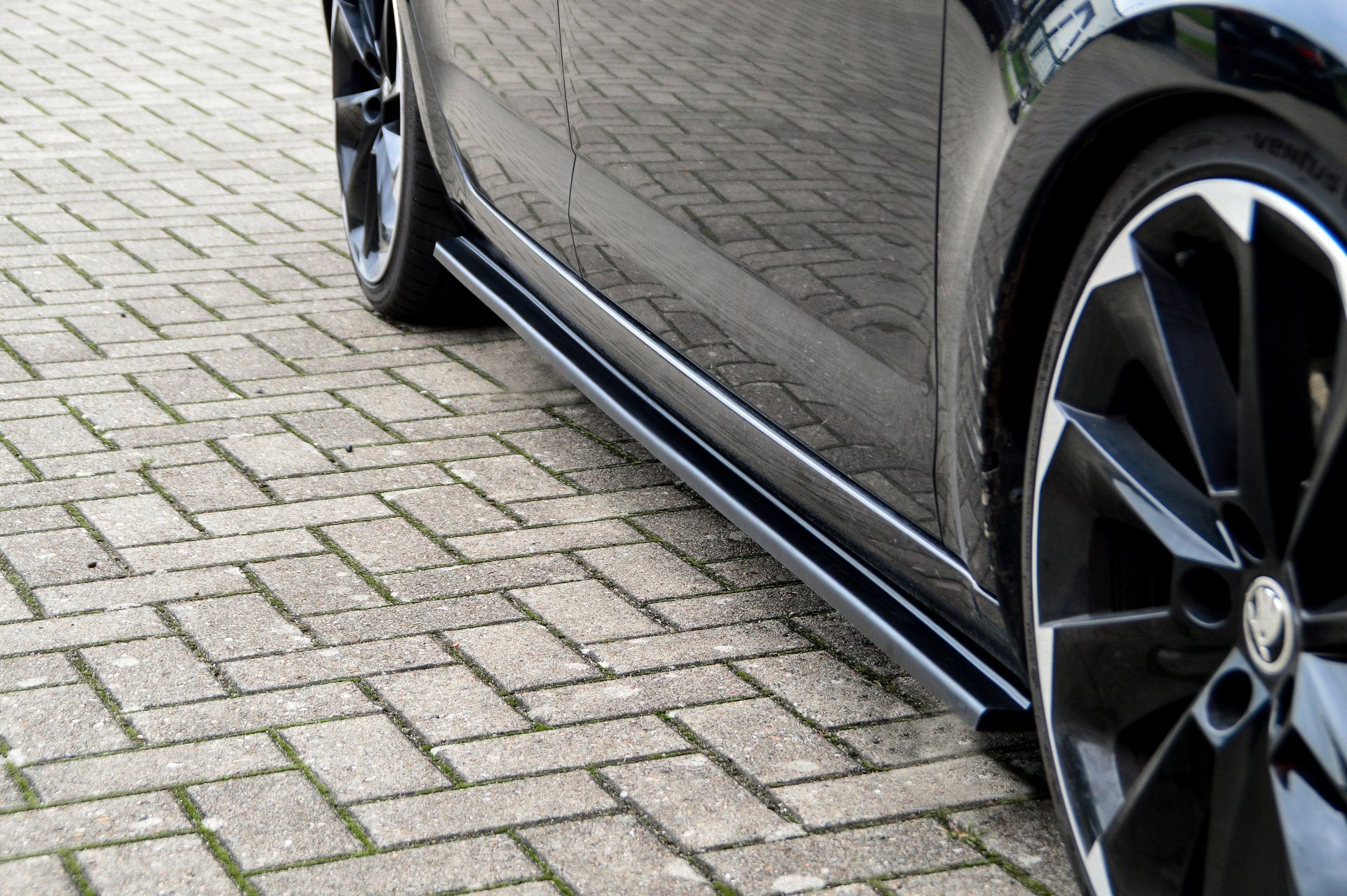 CUP Seitenschweller für Skoda Octavia RS 5E
