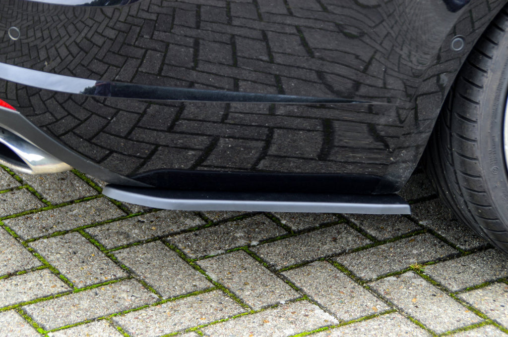 Bodykit für Skoda Octavia RS 5E, Baujahr 2012-2016, von Ingo Noak Tuning, inklusive Stoßstangen und Seitenschweller.