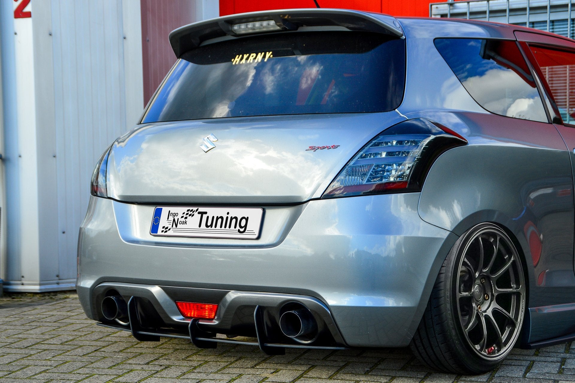 Gefräster Heckansatz mit Finnen für Suzuki Swift Sport NZ/FZ, Ingo Noak Tuning, aus Carbon mit aerodynamischem Design