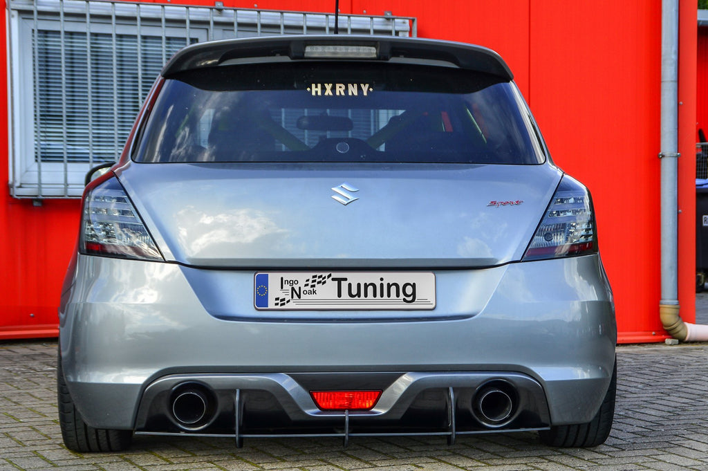 Gefräster Heckansatz mit Finnen für Suzuki Swift Sport NZ/FZ, Ingo Noak Tuning, hochwertige Auto-Optik, Blick auf die Heckstoßstange