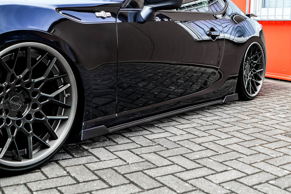 Seitenschweller mit Wing vorne und hinten für Toyota GT86, Ingo Noak Tuning, sportliches Auto-Design, stabile Karosserie-Teile