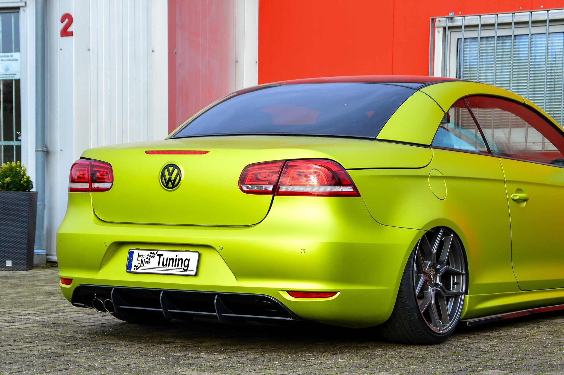 Gefräster Heckansatz mit Finnen für VW Eos