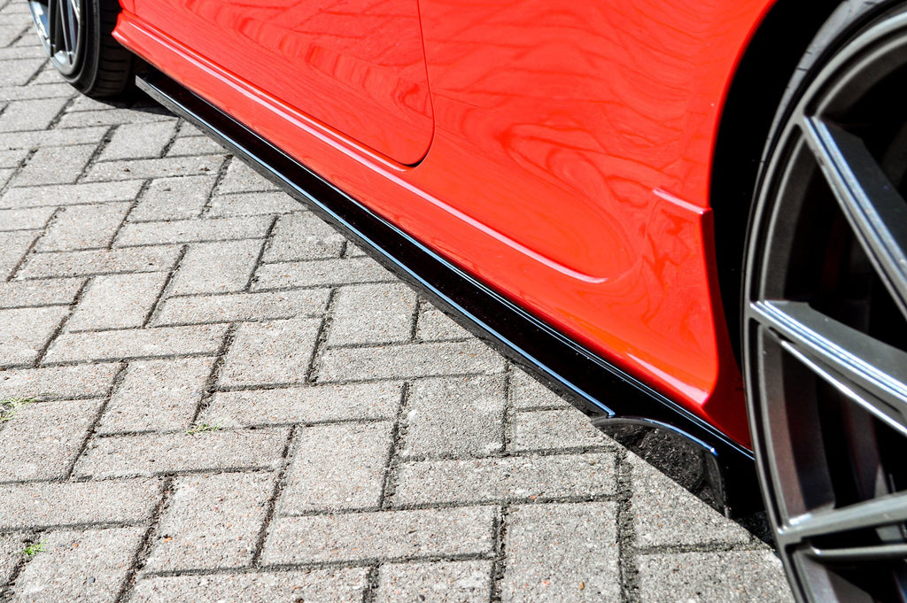 Seitenschweller im Cup7 Look mit Wing für VW Golf 5 GTI R32 Pirelli - Ingo Noak Tuning
