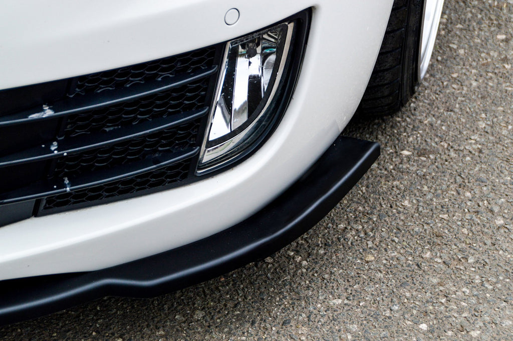 Frontspoilerlippe Phase 2 für VW Golf 6 1K, Ingo Noak Tuning, aus langlebigem Material, zeigt die aerodynamische Fahrzeugfront.