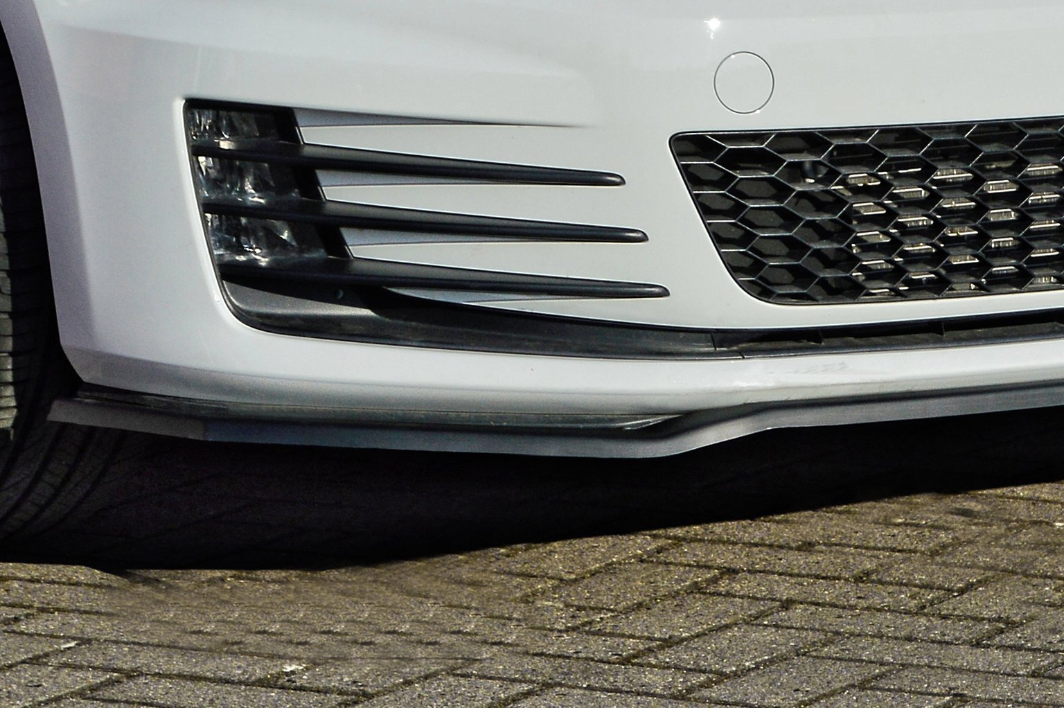 Cup Frontspoilerlippe Version 2 für VW Golf 7 GTI + GTD AU