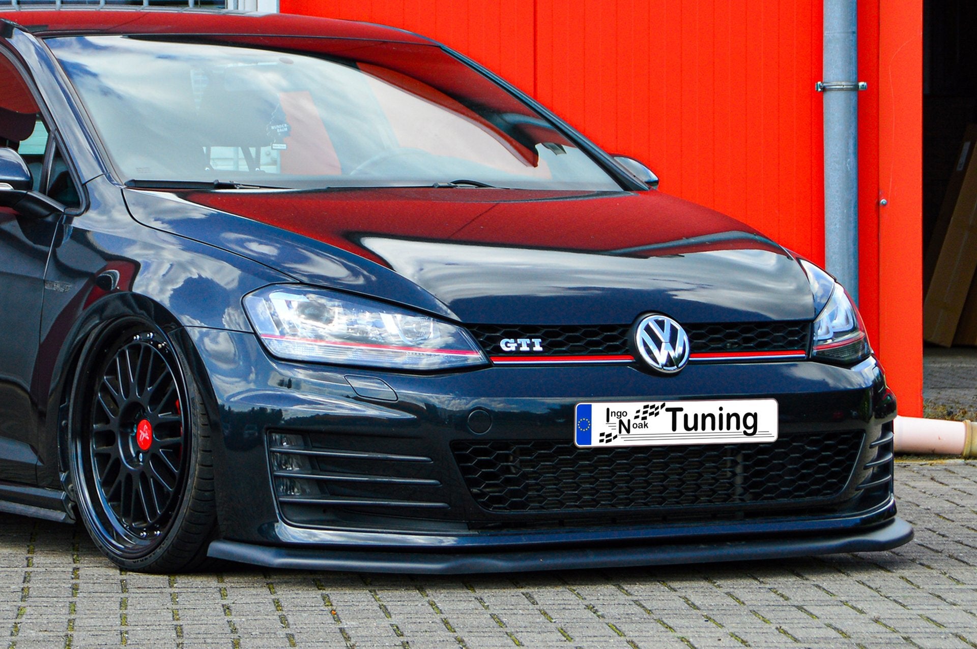 Frontspoilerlippe V2 für VW Golf 7 GTI GTD, Ingo Noak Tuning, aerodynamisches Tuning-Teil, zeigt die Spoilerlippe im Detail