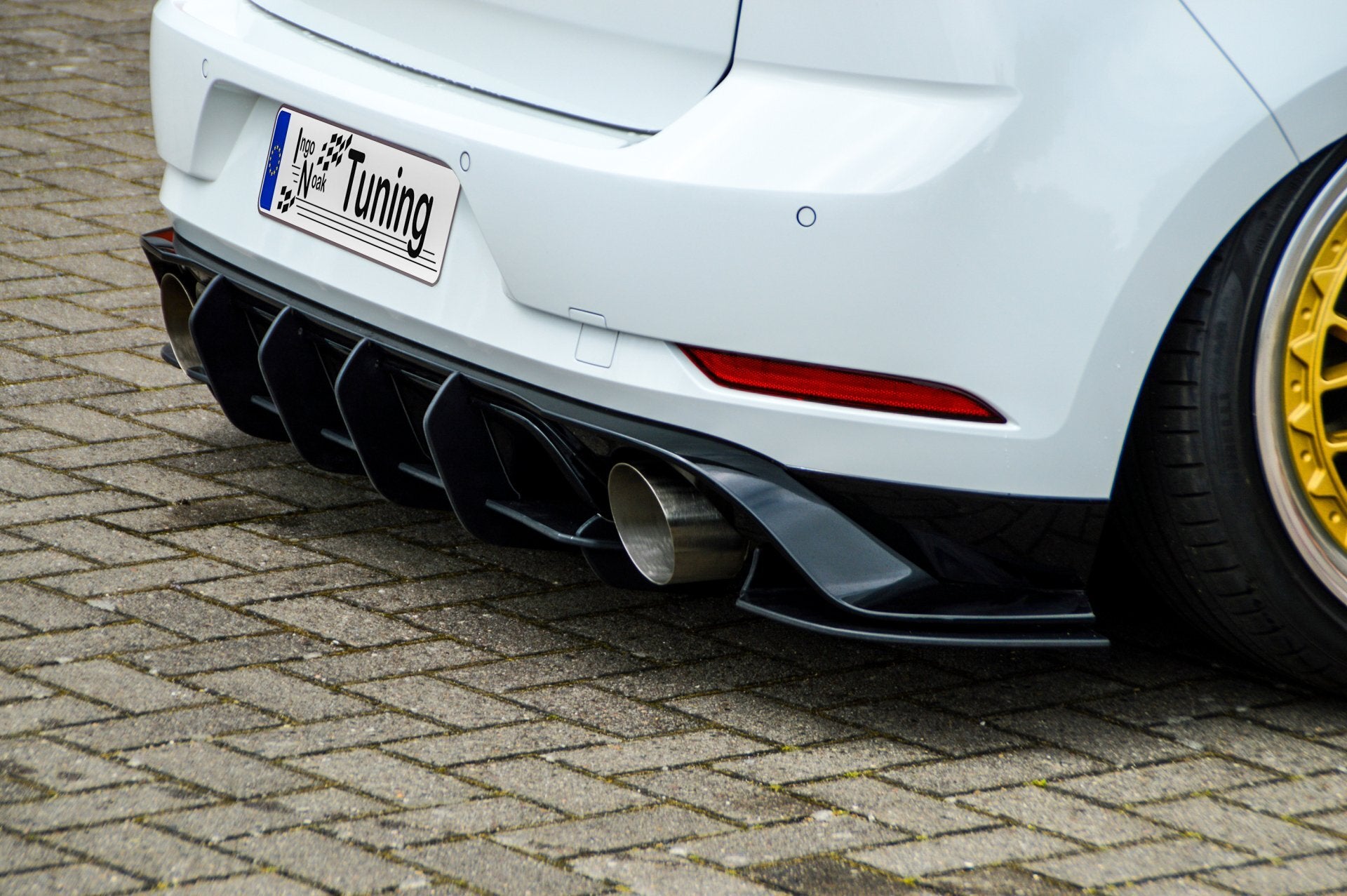 Racing Heckansatz Diffusor mit Seitenteilen für VW Golf 7 GTI TCR