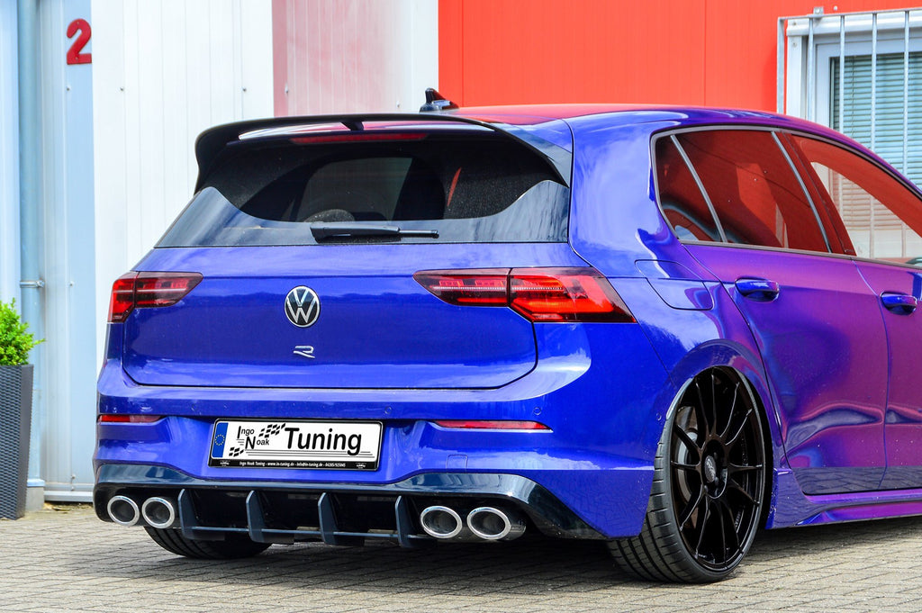 Gefräster Heckansatz Diffusor für VW Golf 8 R von Ingo Noak Tuning, aus hochwertigem Material, mit eleganten Linien.