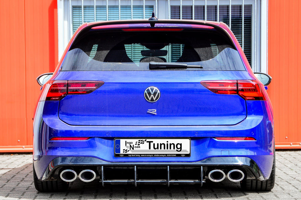 Gefräster Heckansatz Diffusor für VW Golf 8 R von Ingo Noak Tuning, aus hochwertigem Material, zeigt den stilvollen Heckbereich.