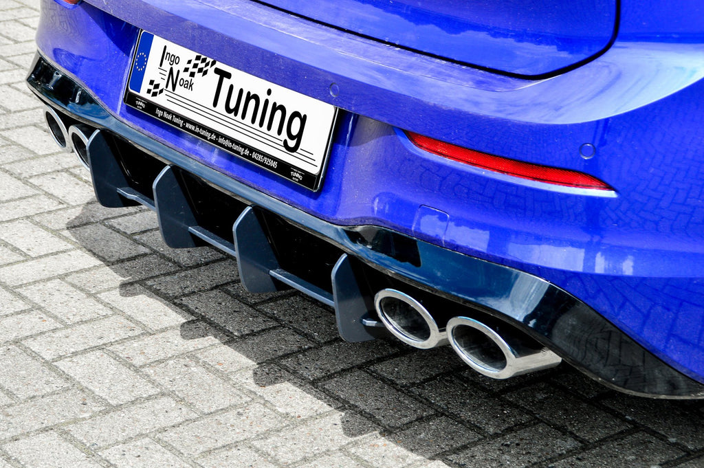 Gefräster Heckansatz Diffusor für VW Golf 8 R von Ingo Noak Tuning, aus hochwertigem Material, sichtbar in der Abbildung.