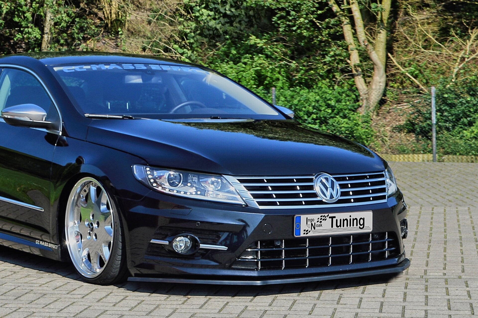 Frontspoilerlippe für VW Passat CC R-Line von Ingo Noak Tuning, glatte schwarze Kunststoff-Optik, aerodynamisches Design