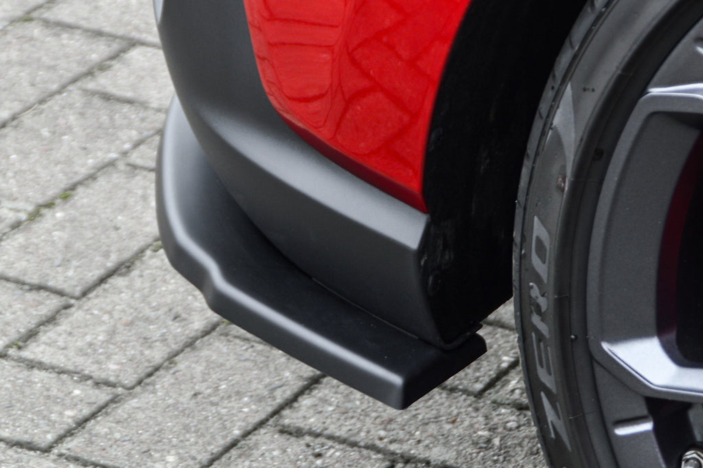 Seitenteile für Hyundai i30N Heckansatz von Ingo Noak Tuning, sportliches Fahrzeugdesign, detailreiche Karosserie-Elemente