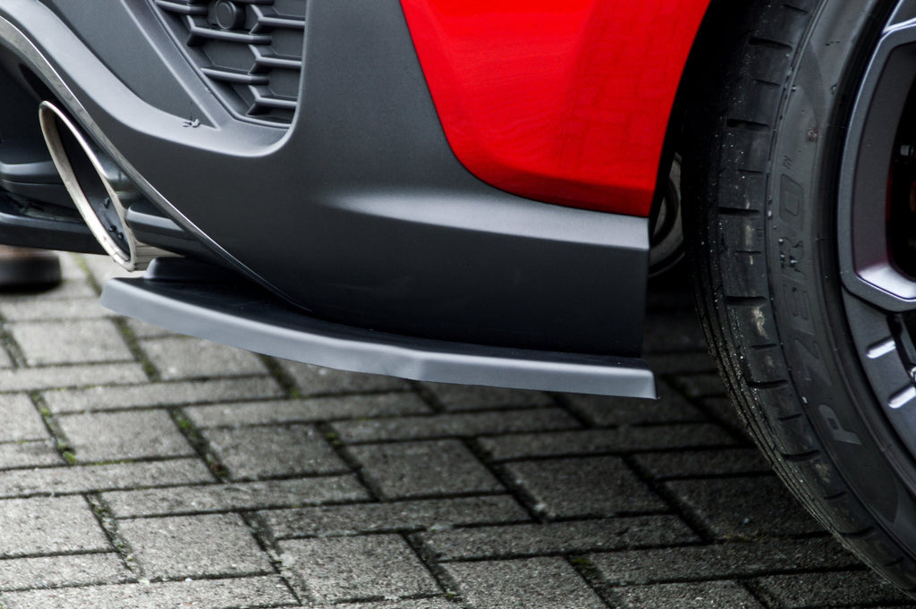 Seitenteile für den Heckansatz des Hyundai i30N, Ingo Noak Tuning, aus langlebigem Material, sichtbar montiert am Fahrzeug.