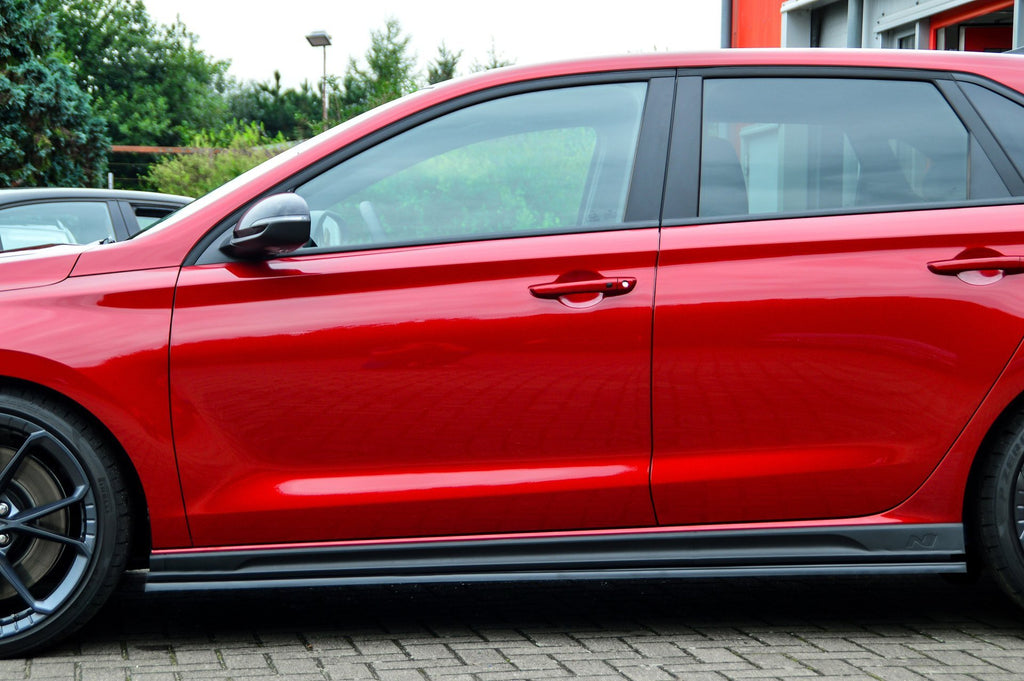 Seitenschweller für Hyundai I30N Facelift von Ingo Noak Tuning, elegante schwarze Tuning-Teile für Seitenansicht