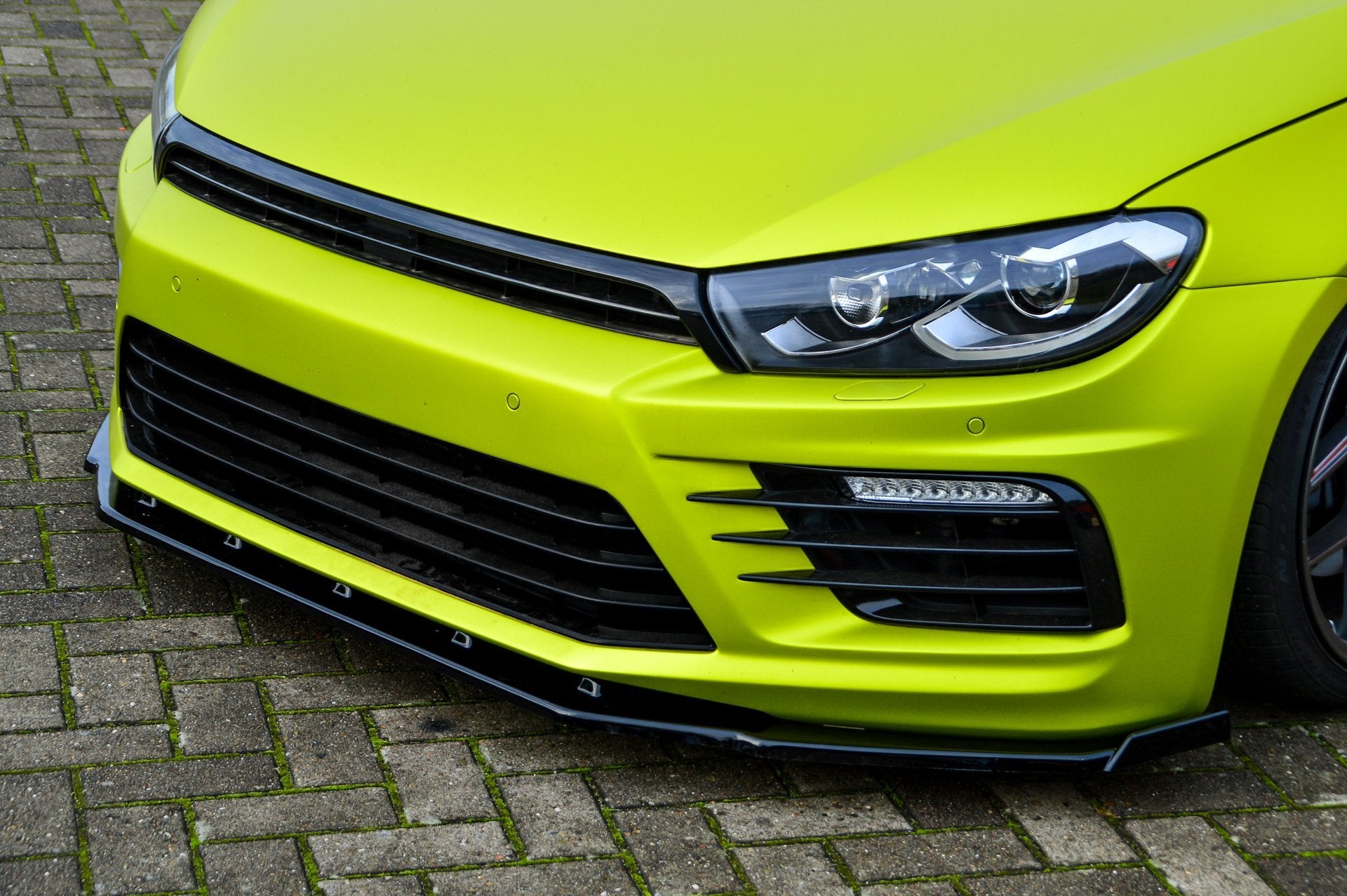 V2 Cup Frontspoilerlippe mit Wing für VW Scirocco R Facelift