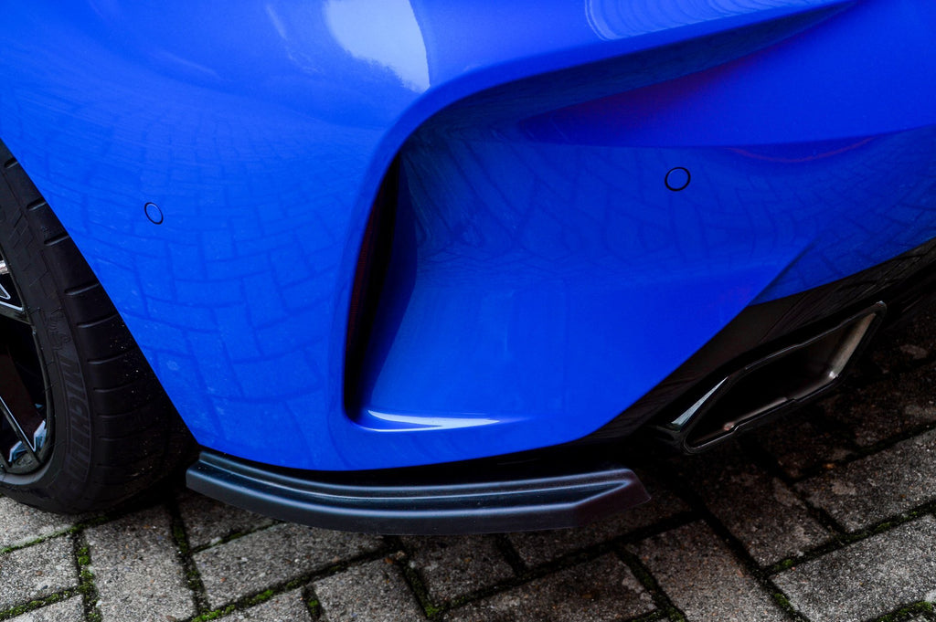 Seitliche Heckansatz-Teile für BMW Z4 G29 von Ingo Noak Tuning, aus hochwertigem Kunststoff, sichtbar auf dem Fahrzeug.