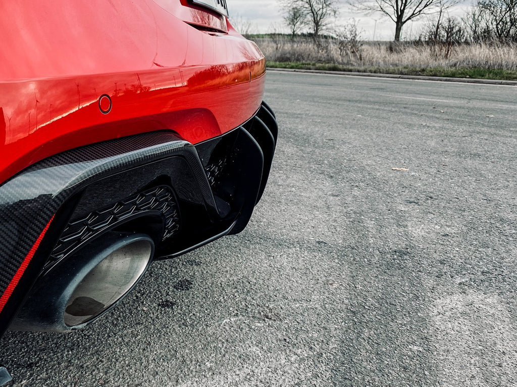 Gefräster Heckansatz für Audi RS7 C8 von Ingo Noak Tuning, aus hochwertigem Material, zeigt die detaillierte Verarbeitung.