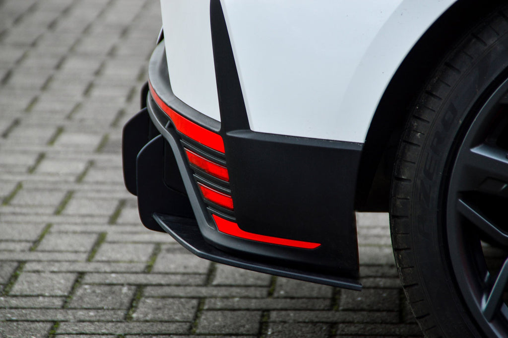 Racing-Heckansatz für Hyundai i20N Performance, schwarzes Tuning-Teil, aus hochwertigem Material, zeigt aerodynamisches Design