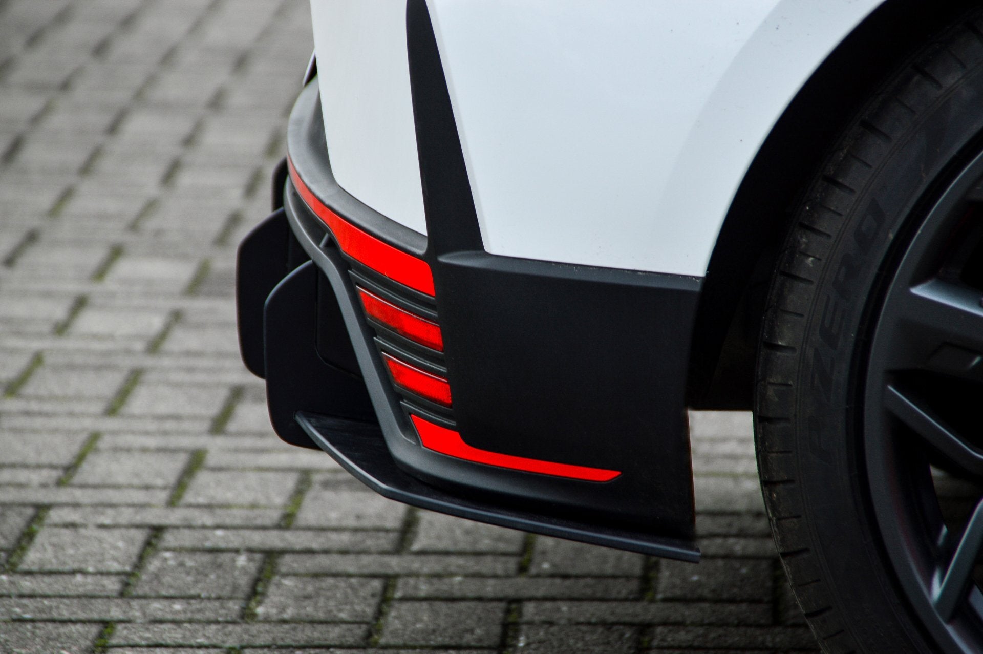 Racing-Heckansatz für Hyundai i20N Performance, schwarzes Tuning-Teil, aus hochwertigem Material, zeigt aerodynamisches Design