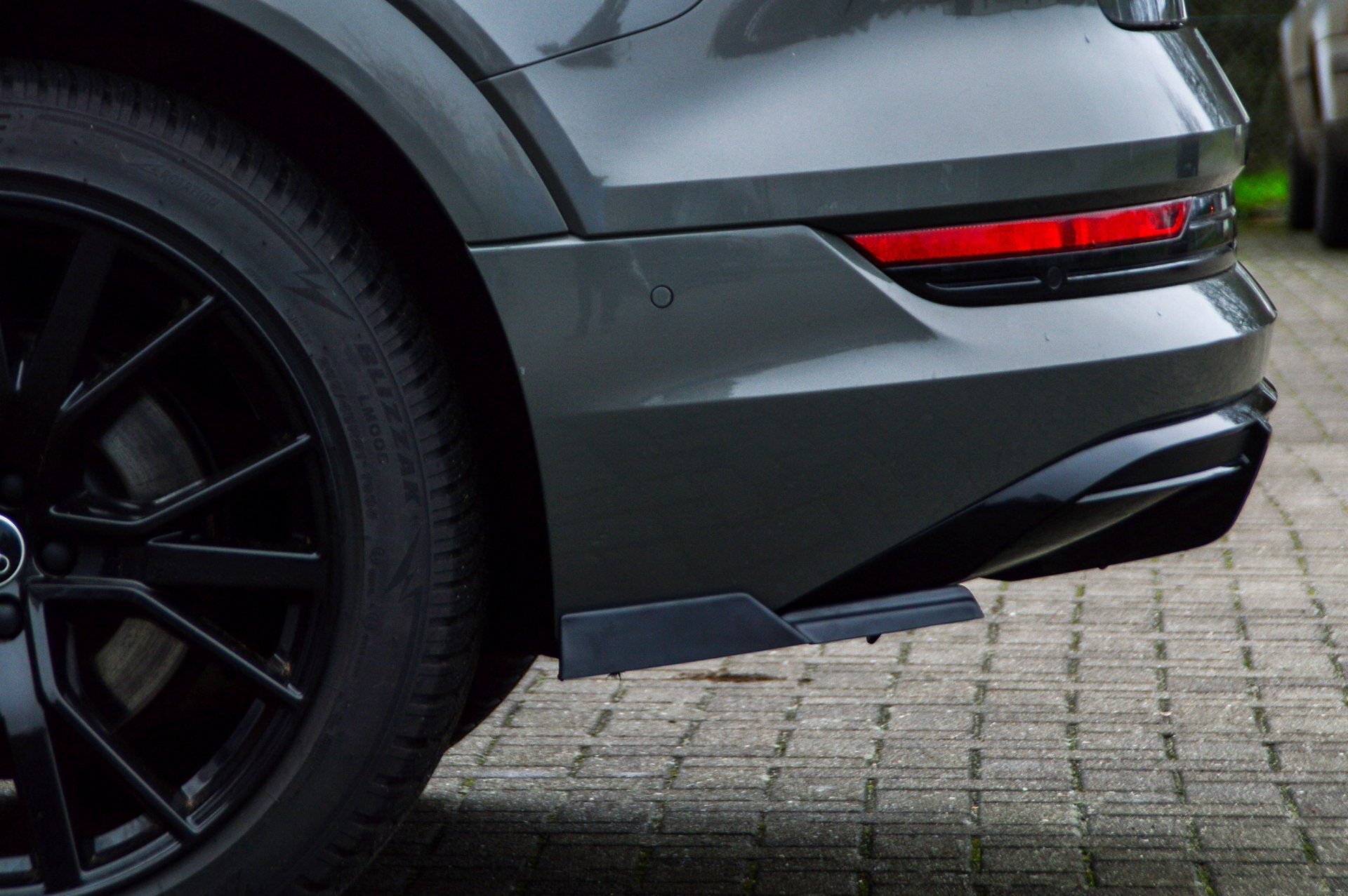 Heckansatz Seitenteile mit Wing für Audi E-Tron Quattro