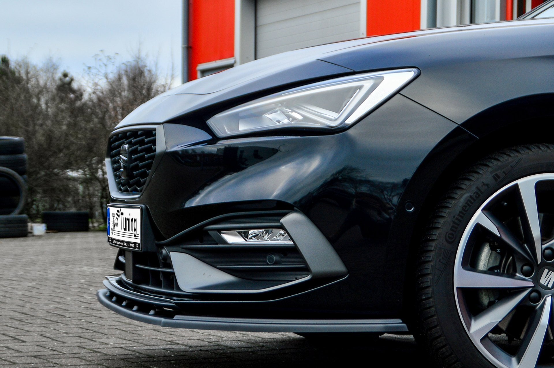 Frontspoilerlippe für Seat Leon KL +ST, Ingo Noak Tuning, zeigt die sportliche Carlippe am vorderen Stoßfänger.