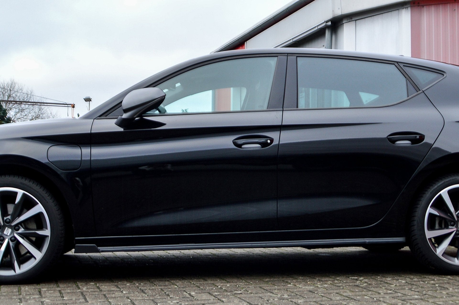 CUP Seitenschweller mit Wing vorne für Seat Leon K